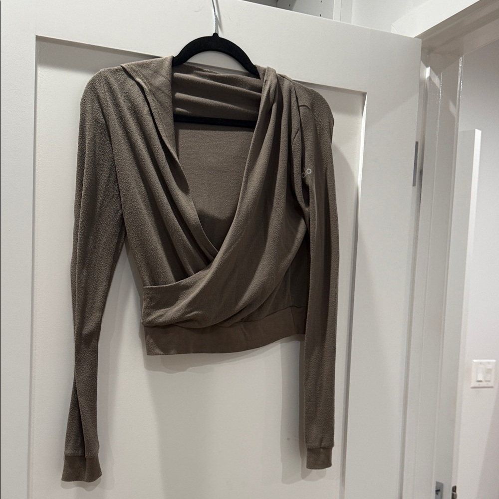 Alo cropped pullover top